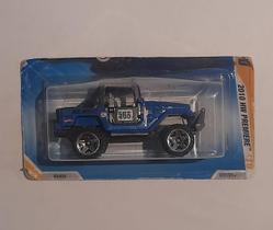 *Embalagem danificada* Hot Wheels Premiere - Toyota Land Cruiser FJ40