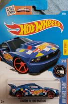 *Embalagem danificada* Hot Wheels Race Team - Custom '12 Ford Mustang