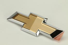 Emblema Da Tampa Traseira Dourado Pecas Genuinas Gm Onix 2013 Em Diante 52096409