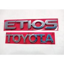 Emblema letreiro Etios mais Toyota kit 2 Peças cromada ano modelo 2013 até 2018