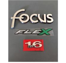 Emblema Letreiro Ford Focus 1.6 Flex Ano Modelo 01 a 09 Peça Cromada Fita 3m Emblema Letreiro Ford Focus 1.6 Flex Ano Modelo 01 a 09 Peça Cromada Fita 3m