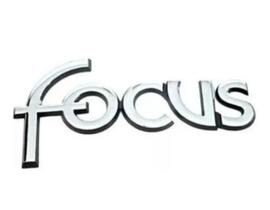 emblema letreiro linha Ford escrita Focus ano modelo 2001 até 2009 cromado fita 3M