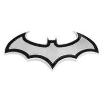 Emblema Rígido Morcego Batman Cromado C/ Preto 4 cm (A) x 8 cm (L) Emblema Rígido Morcego Batman Cromado C/ Preto 4 cm (A) x 8 cm (L)