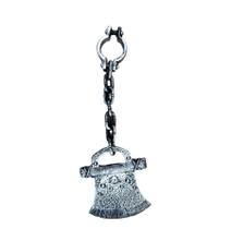 Enfeite de Halloween de Pendurar - Machado e Correntes - 22x63cm - 1 unidade - Rizzo Enfeite de Halloween de Pendurar - Machado e Correntes - 22x63cm - 1 unidade - Rizzo