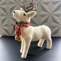 Enfeite de Natal Rena com cachecol xadrez 33cm para decoração natalina grande cavalo Papai Noel branco bege