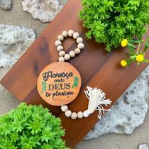 Enfeite De Porta Rústico, Adorno De Madeira Artesanal Para a Entrada Da Sua Casa Enfeite De Porta Rústico, Adorno De Madeira Artesanal Para a Entrada Da Sua Casa