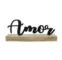 Enfeite decorativo aramado com base de madeira frase amor 19.5x4x9cm