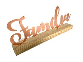 Enfeite Decorativo G FAMÍLIA metal Rosé com Base em Madeira 26,5x10x4cm Enfeite Decorativo G FAMÍLIA metal Rosé com Base em Madeira 26,5x10x4cm