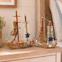 Enfeite Decorativo Náutico Barquinho para Casa de Praia e Mesa Kit 2 Peças Marrom em Madeira Enfeite Decorativo Náutico Barquinho para Casa de Praia e Mesa Kit 2 Peças Marrom em Madeira