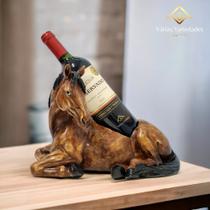 Enfeite Decorativo Suporte Porta Vinho Cavalo Em Gesso Estátua Área Gourmet - AVB DECORAÇÕES