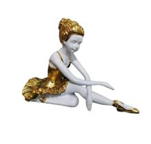Enfeite Estatueta Bailarina Sentada Dourado Lindos Formosa