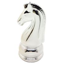 Enfeite Peça de Xadrez em Porcelana Prata Cavalo 12cm Enfeite Peça de Xadrez em Porcelana Prata Cavalo 12cm