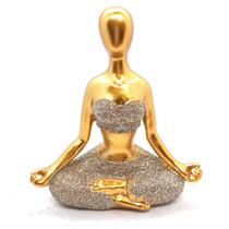 Enfeite Yoga Decorativa Resina Meditando Brilho Dourado 12cm
