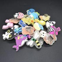 Enfeites de Sapatos de PVC com Desenhos Animados Luminosos para Crianças - Acessórios DIY para Crocs Enfeites de Sapatos de PVC com Desenhos Animados Luminosos para Crianças - Acessórios DIY para Crocs