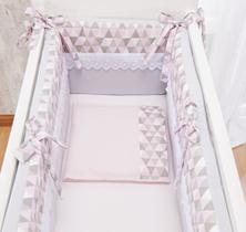 Enxoval para Mini Berço de Bebê Menina Rosa e cinza Geométricos 5pç Colchao largura 45cm a 38cm Enxoval para Mini Berço de Bebê Menina Rosa e cinza Geométricos 5pç Colchao largura 45cm a 38cm