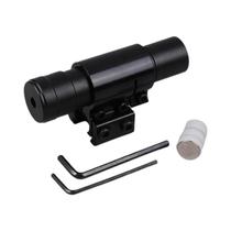 Equipamento de mira a laser com travamento automatizado e emissão de luz infravermelha