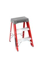 Escada Louisville FS1502, 2 pés de fibra de vidro, 136 kg de carga Escada Louisville FS1502, 2 pés de fibra de vidro, 136 kg de carga