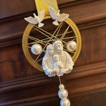 Escapulário Fita de Porta Dourado Religioso Católico com Espírito Santo e Sagrada Família