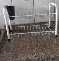 Escorredor de pratos para pia, talheres e copos ,pintado em branco .