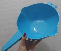 Escorredor macarrão multiuso indispensável tupper na cor azul
