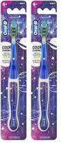 Escova de Dentes Oral-B Cross Action Kids Cerdas Macias 6+ Anos Pacote com 2 Escova de Dentes Oral-B Cross Action Kids Cerdas Macias 6+ Anos Pacote com 2