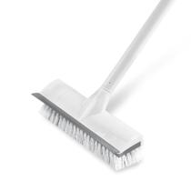 Escova de esfoliação de chão BOOMJOY, raspagem 2 em 1 com alça longa Escova de esfoliação de chão BOOMJOY, raspagem 2 em 1 com alça longa