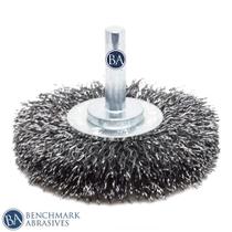 Escova de roda de arame Benchmark Abrasives de 2,5 polegadas para furadeira Escova de roda de arame Benchmark Abrasives de 2,5 polegadas para furadeira