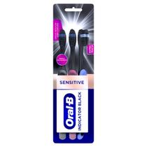 Escova Dental Manual Indicator Carvão Cerdas Extra Macias Oral B 3 Unidades Escova Dental Manual Indicator Carvão Cerdas Extra Macias Oral B 3 Unidades