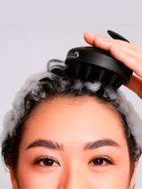 Escova Para Massagear o Couro Cabeludo Preta - Santa Clara