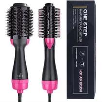 Escova secadora de cabelos.