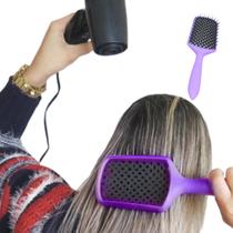 Escova Vazada ideal para auxiliar na secagem do cabelo