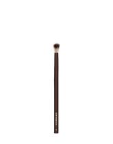 Escove Hourglass Crease 4 para contornar e misturar com precisão