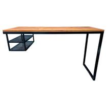 Escrivaninha Suspensa Modelo Industrial com 2 Prateleiras de Chapas de Ferro. Base em Preto Eletrostático e Madeira Maciça Cor Castanheira