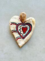 Escultura Anjo Coração em Barro. Artesanal. Pintado a mão.