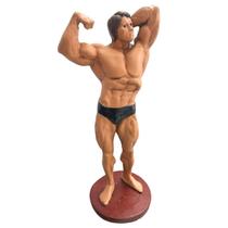 Escultura Arnold Schwarzenegger em Resina Artesanal 28cm - LZ Decorações