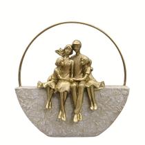 Escultura Casal Com Duas Filhas Em Resina Gold