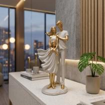 Escultura Casal com Filha Efeito Granito Decorativa Minimalista VÁRIAS VARIEDADES Escultura Casal com Filha Efeito Granito Decorativa Minimalista VÁRIAS VARIEDADES