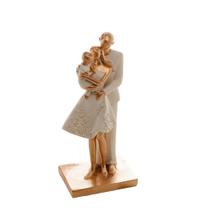 Escultura casal com filho - menino - resina Escultura casal com filho - menino - resina
