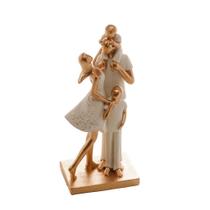 Escultura casal com filhos em resina Escultura casal com filhos em resina