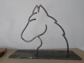 Escultura cavalo em aço 1/2" forjado e batido base em ferro antigo29 x 9,5 x 24 cm