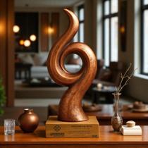 Escultura "Chave do Invisível" - A escultura segue proporções baseadas na sequência de Fibonacci Escultura "Chave do Invisível" - A escultura segue proporções baseadas na sequência de Fibonacci