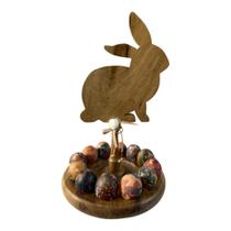 Escultura coelho em madeira c/porta ovos e ovos naturais g