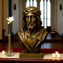 Escultura "Coração do Salvado " - Representa jesus com seu coração sagrado em forma Abstrata