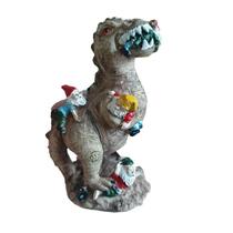 Escultura de decoração de jardim Dinossauro comendo resina de gnomo
