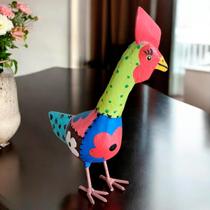 Escultura de Galinha Colorida Escultura de Galinha Colorida