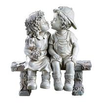Escultura de Jardim - Casal se Beijando - Decoração Romântica