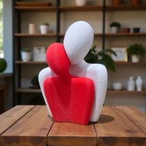 Escultura Decorativa Casal de Namorados Decoração Moderna e Minimalista - Branco com Vermelho