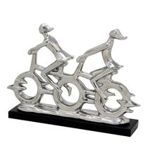 Escultura Decorativa Ciclistas em Cerâmica Prata 46cm