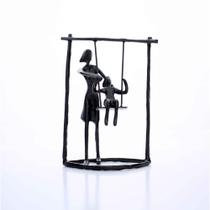 Escultura Decorativa em Metal Preto Balanço 18x13,5 cm - D'Rossi