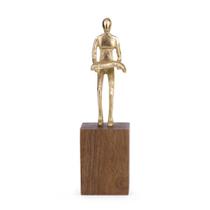 Escultura Decorativa Figura Humana Dourada Base em Madeira - Mart Escultura Decorativa Figura Humana Dourada Base em Madeira - Mart